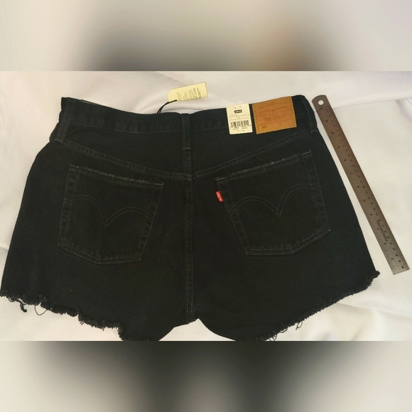 Levi's 501 Shorts - Picture 3 of 4